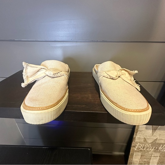 Toms Women's Cream Canvas Knotted Mules - Picture 4 of 8